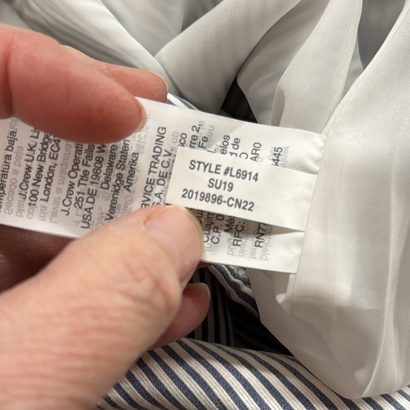 J. Crew NWT Seersucker Button-front
Mini Skirt Size 6P - Picture 11 of 11